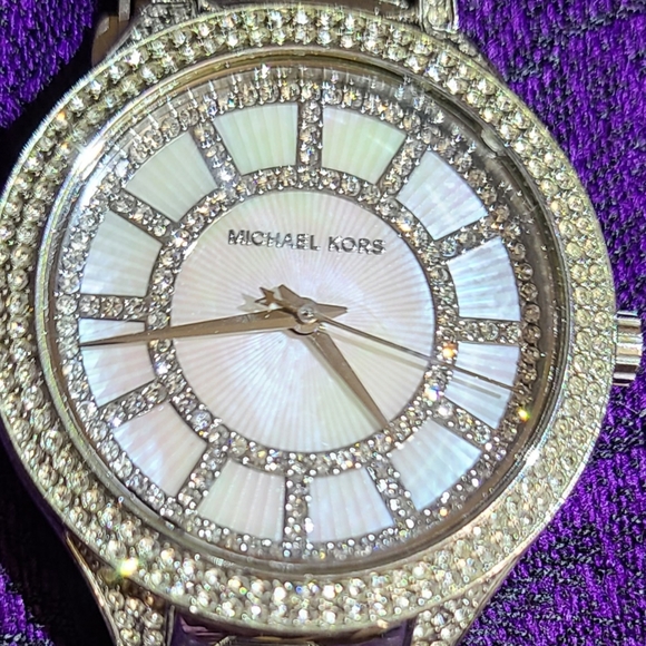 MICHAEL KORS  Kerry MK3311 Mother Of Pearl Dial Watch - Picture 2 of 10